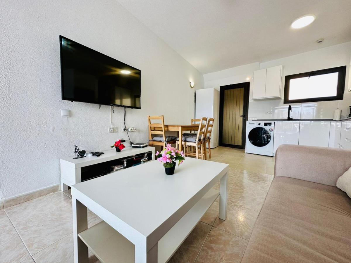 Ocean Front Cozy 2 Bedroom, 3 Beds Spacious- Netflix, Pool, Beach Lift & Fast Wifi Playa del Inglés Quarto foto