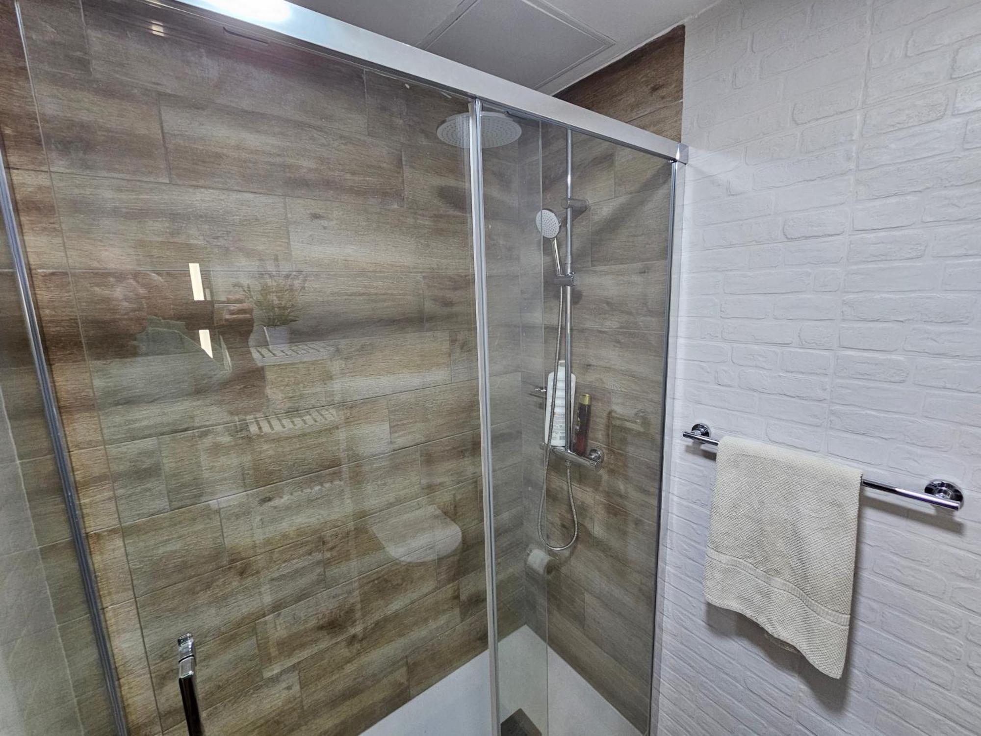 Ocean Front Cozy 2 Bedroom, 3 Beds Spacious- Netflix, Pool, Beach Lift & Fast Wifi Playa del Inglés Exterior foto